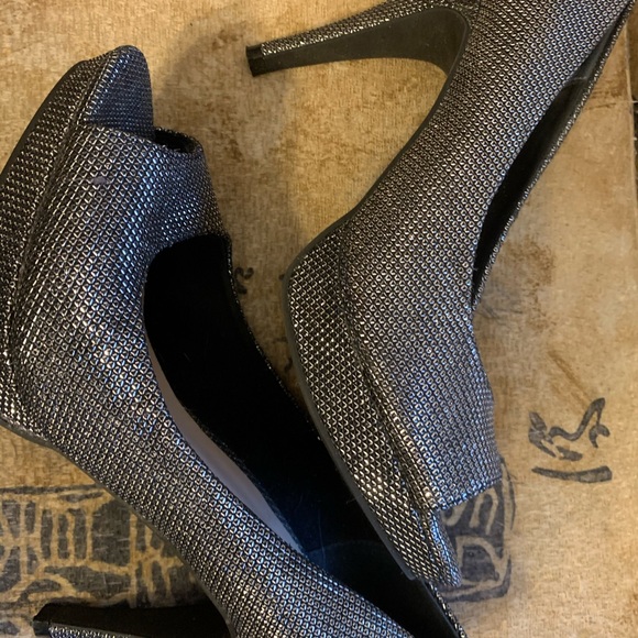 Fergalicious -Fergie silver heels (7.5) **2/$35** - Picture 5 of 9